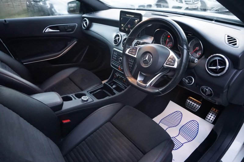 MERCEDES-BENZ GLA CLASS