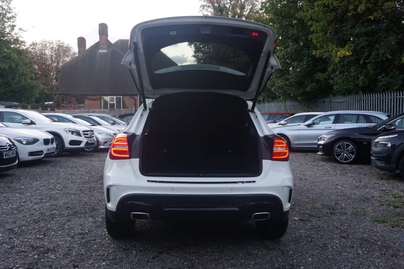MERCEDES-BENZ GLA CLASS