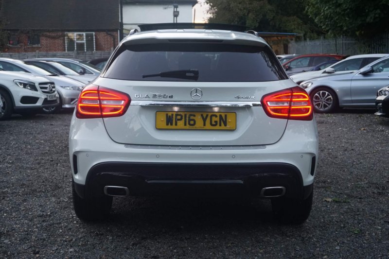 MERCEDES-BENZ GLA CLASS