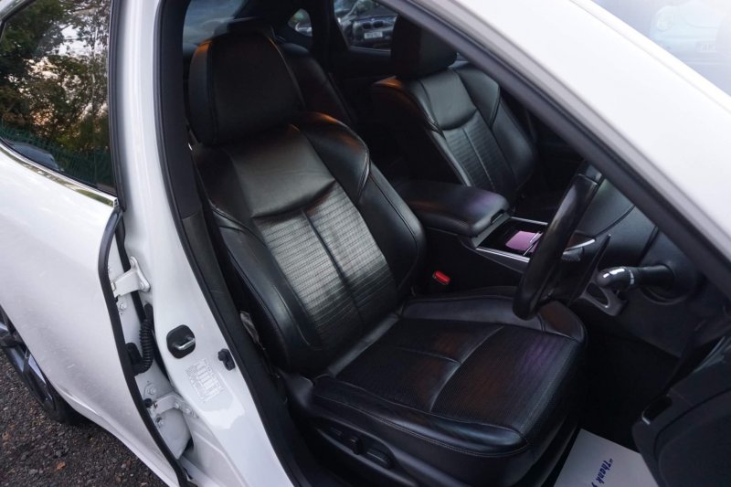 INFINITI Q70