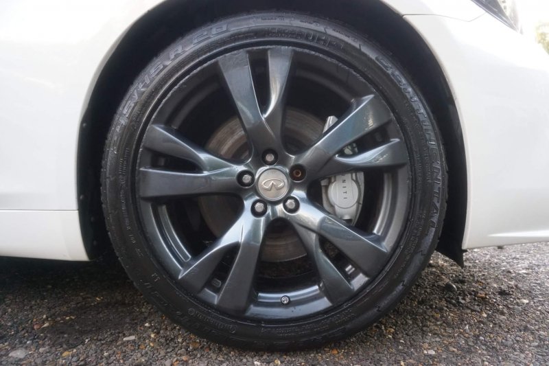 INFINITI Q70