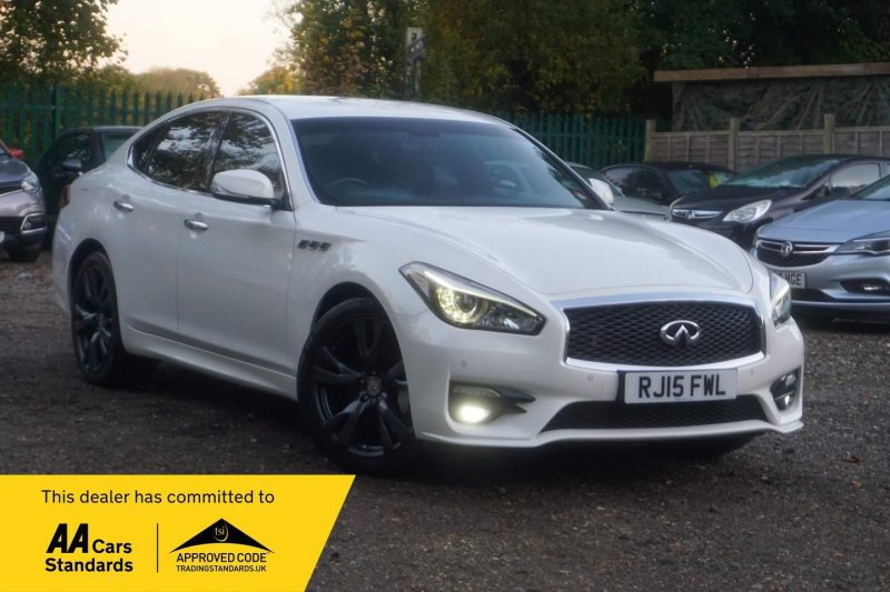 INFINITI Q70