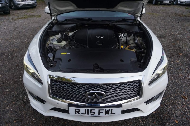 INFINITI Q70