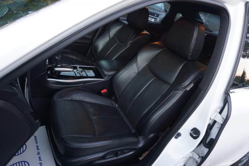 INFINITI Q70