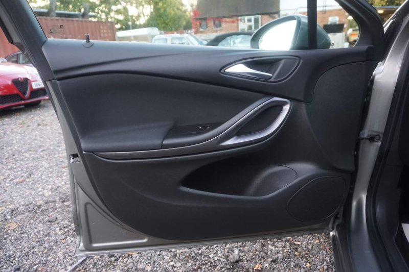VAUXHALL ASTRA