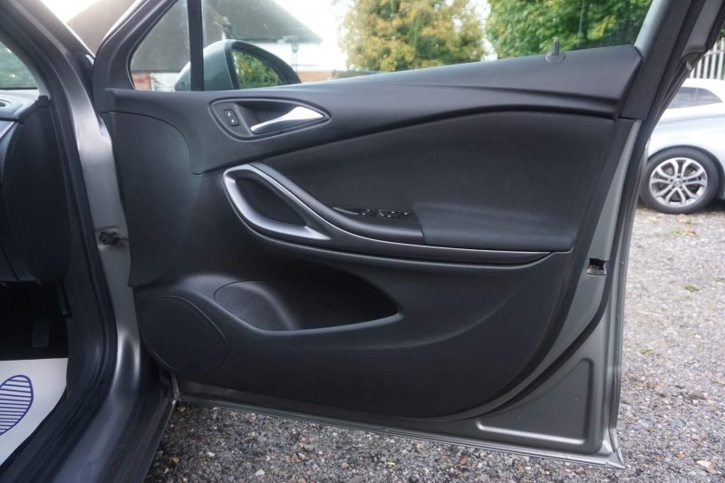 VAUXHALL ASTRA