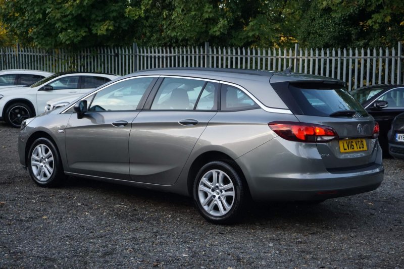 VAUXHALL ASTRA