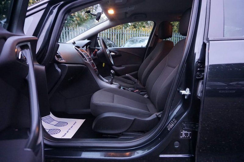 VAUXHALL ASTRA