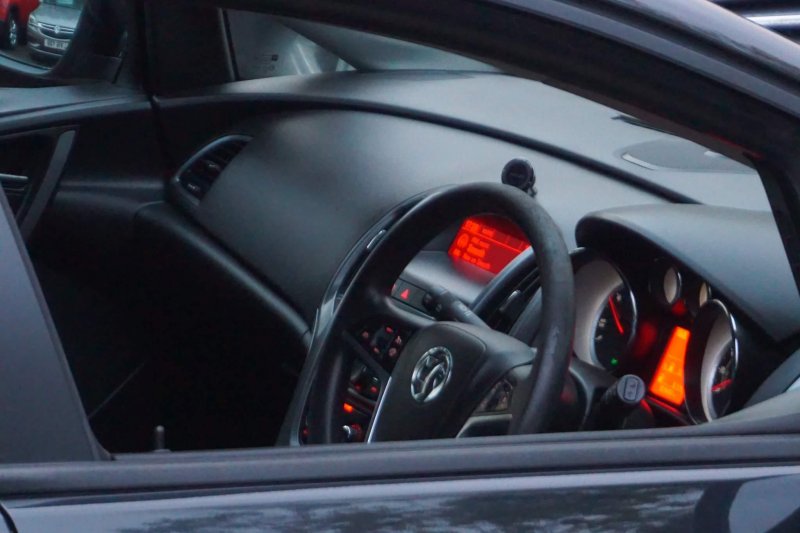 VAUXHALL ASTRA