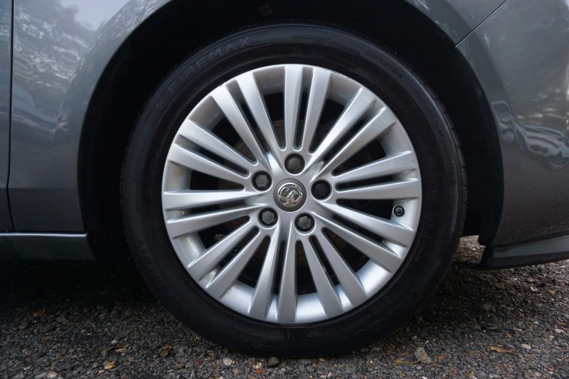 VAUXHALL ZAFIRA TOURER