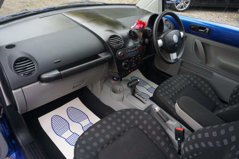 VOLKSWAGEN BEETLE