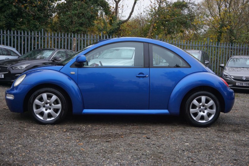 VOLKSWAGEN BEETLE