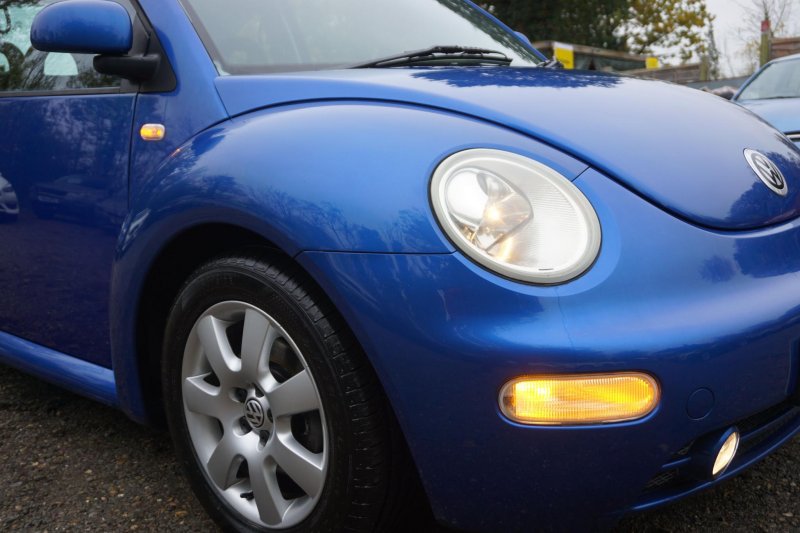VOLKSWAGEN BEETLE