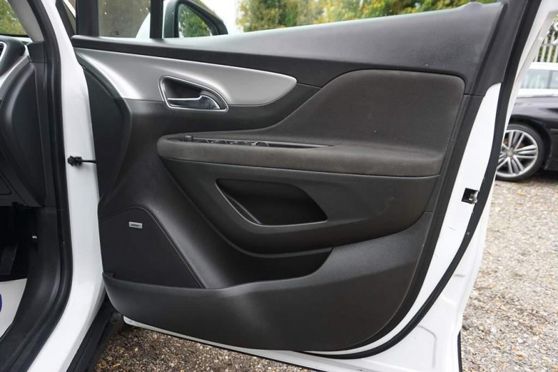 VAUXHALL MOKKA