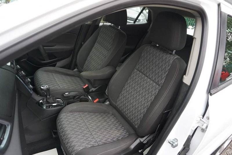 VAUXHALL MOKKA
