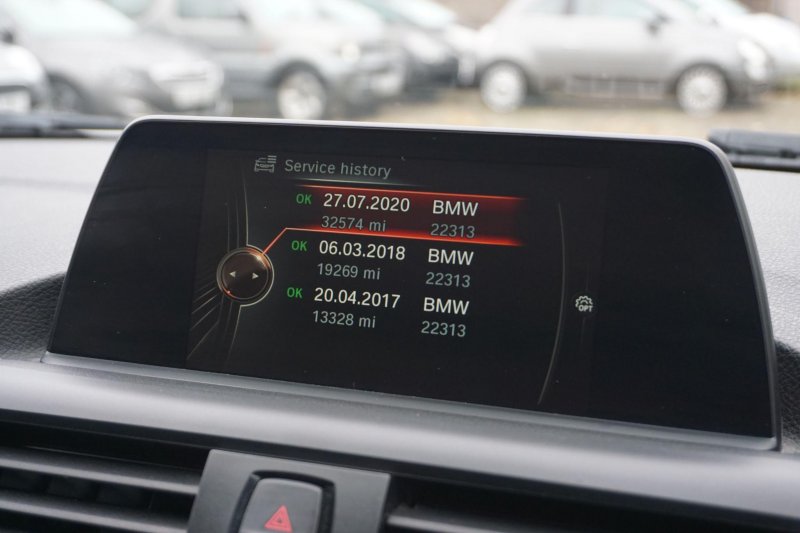 BMW 1 SERIES