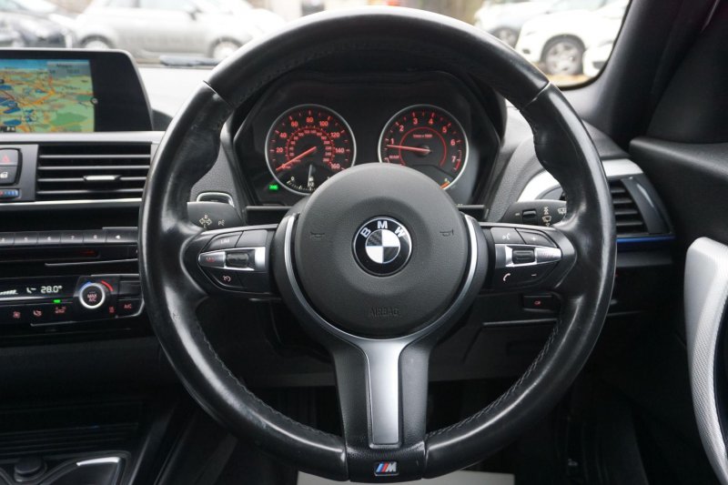 BMW 1 SERIES