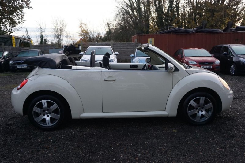 VOLKSWAGEN BEETLE
