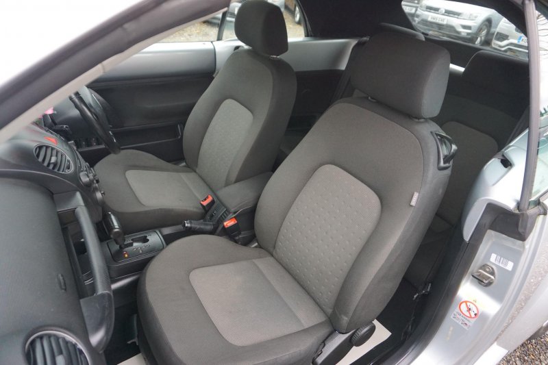 VOLKSWAGEN BEETLE