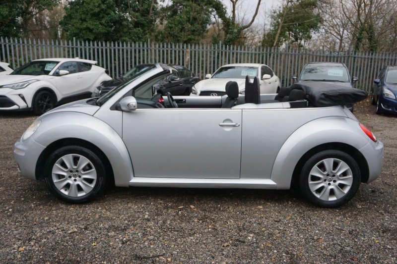 VOLKSWAGEN BEETLE