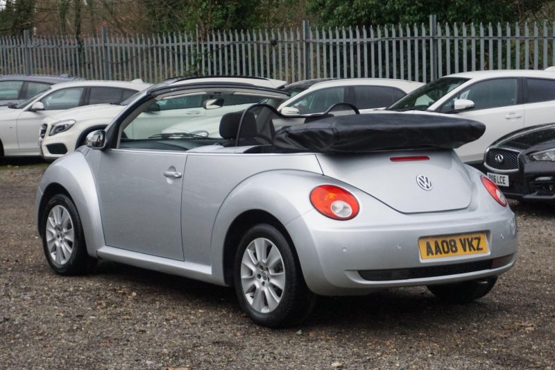 VOLKSWAGEN BEETLE