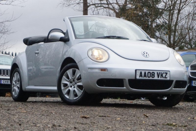 VOLKSWAGEN BEETLE