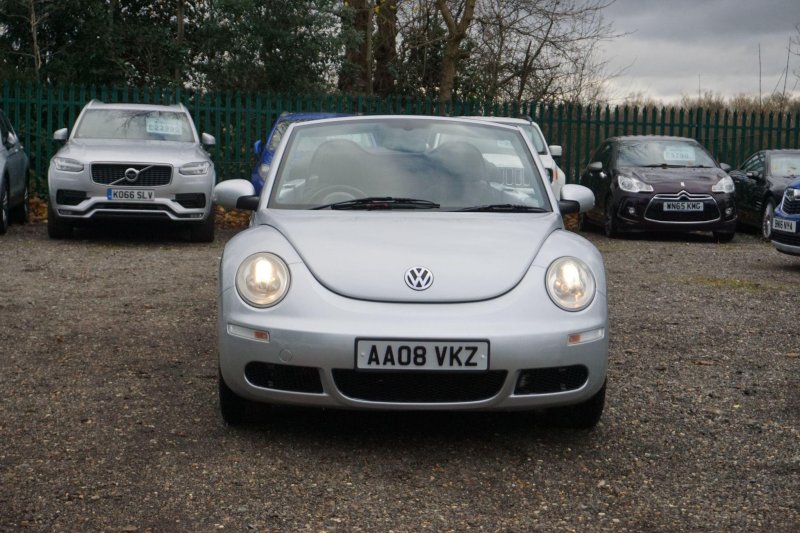 VOLKSWAGEN BEETLE