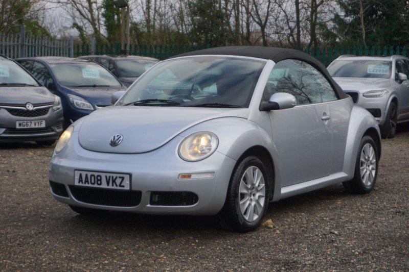 VOLKSWAGEN BEETLE