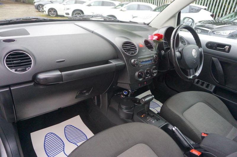 VOLKSWAGEN BEETLE