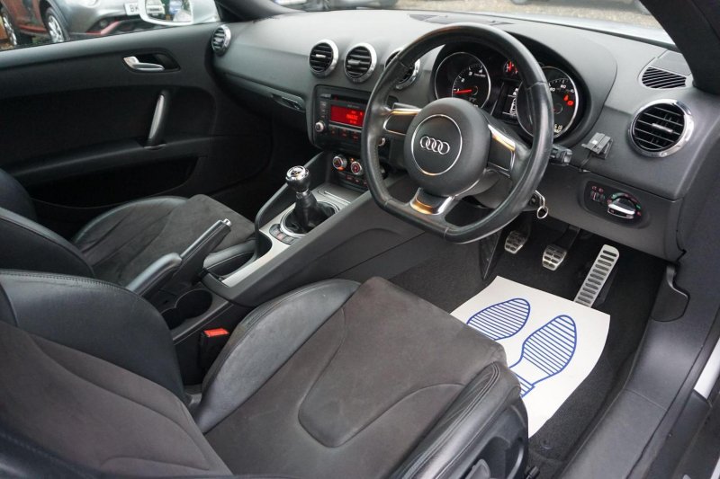 AUDI TT