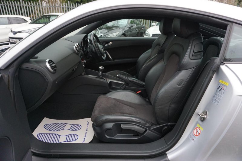 AUDI TT
