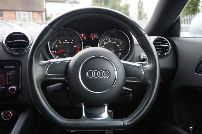 AUDI TT