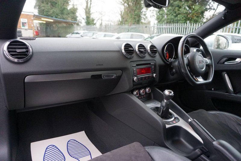 AUDI TT
