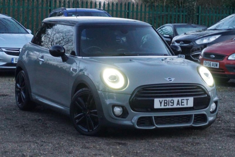 MINI HATCH