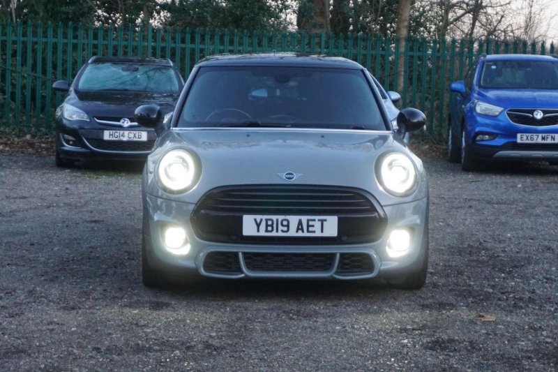 MINI HATCH