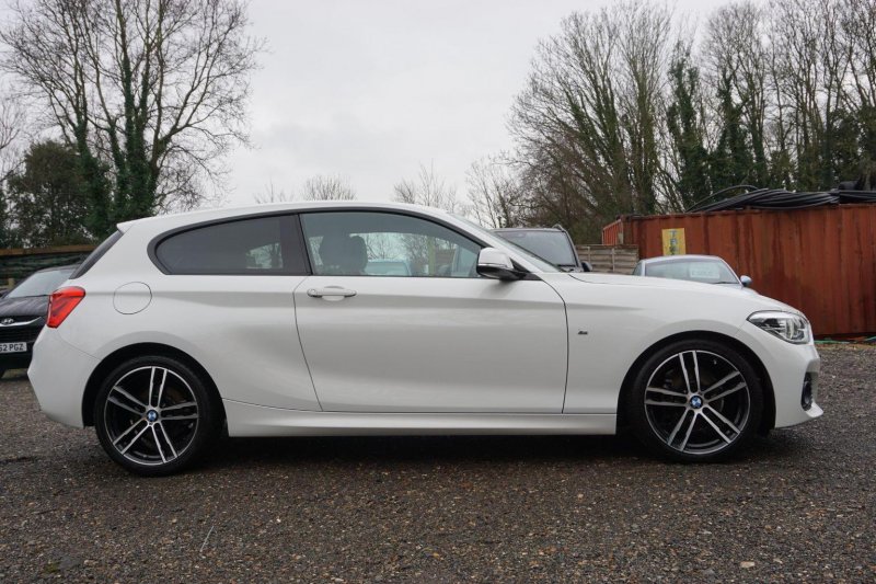 BMW 1 SERIES
