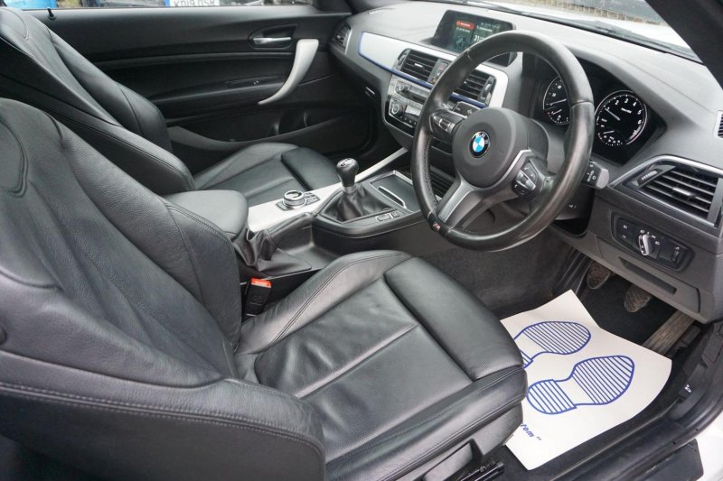 BMW 1 SERIES