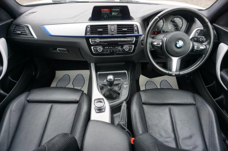 BMW 1 SERIES