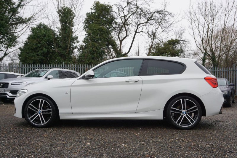 BMW 1 SERIES