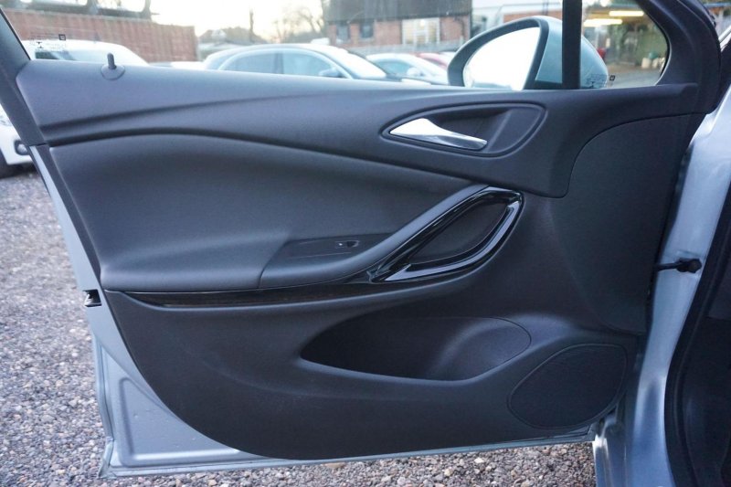 VAUXHALL ASTRA