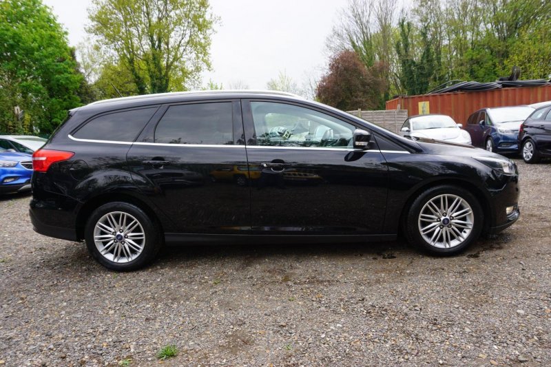 FORD FOCUS