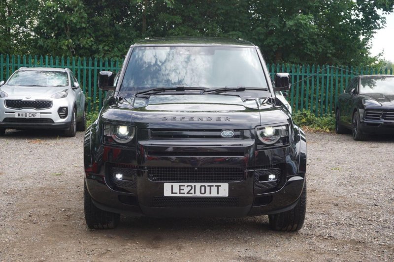LAND ROVER DEFENDER 110