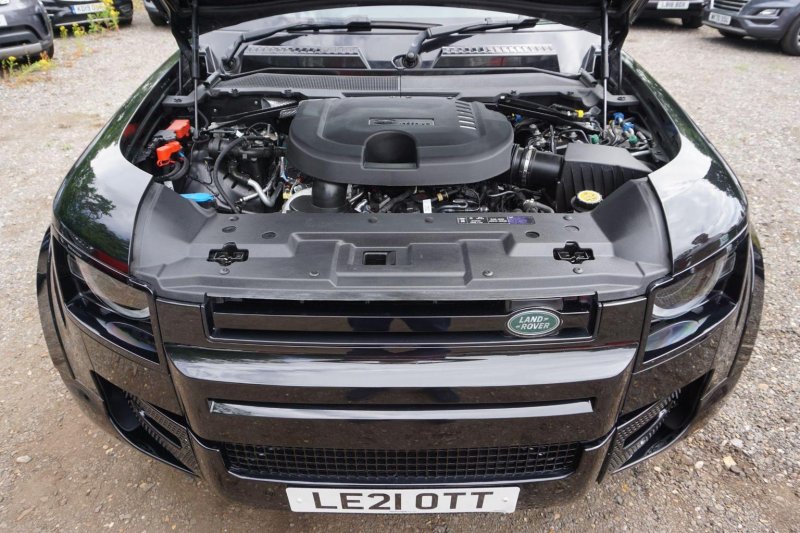 LAND ROVER DEFENDER 110