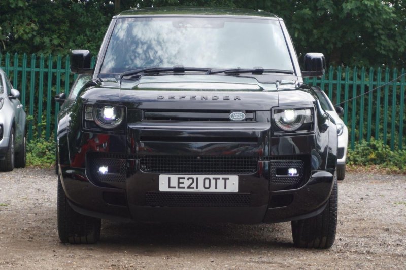 LAND ROVER DEFENDER 110