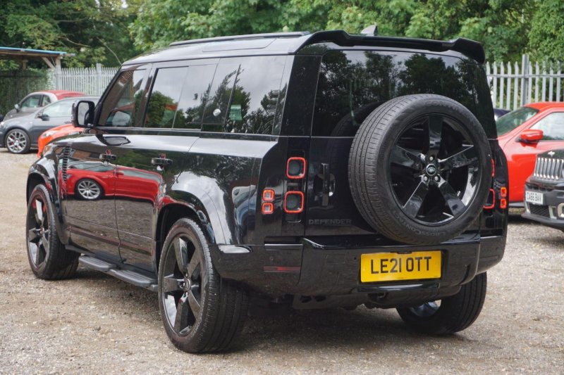 LAND ROVER DEFENDER 110