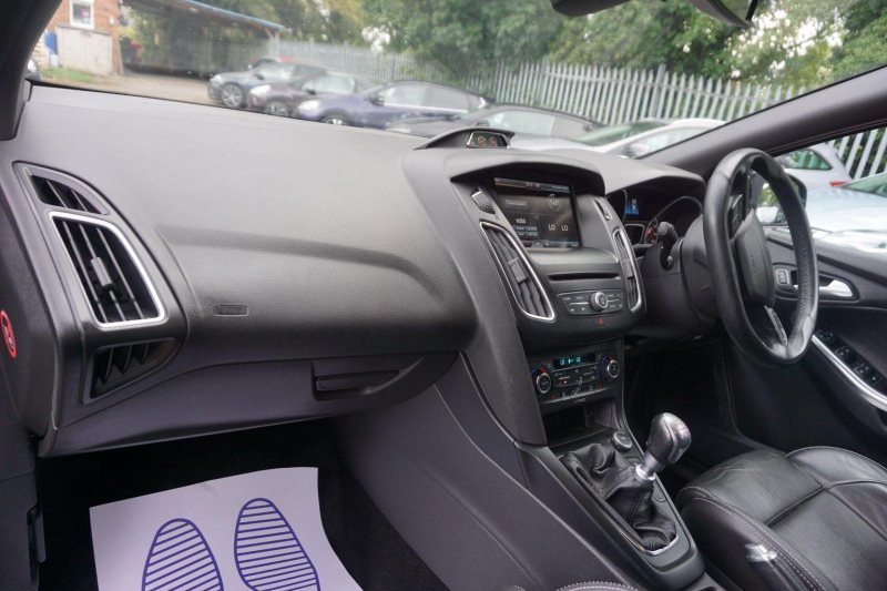 FORD FOCUS